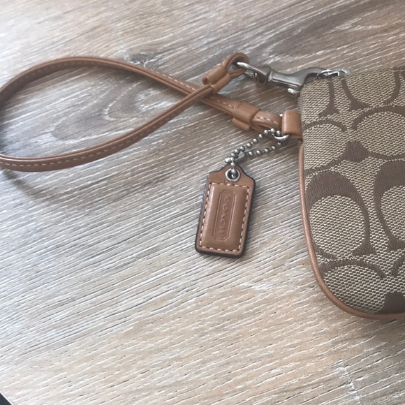 Coach Signature Wristlet - Picture 4 of 4